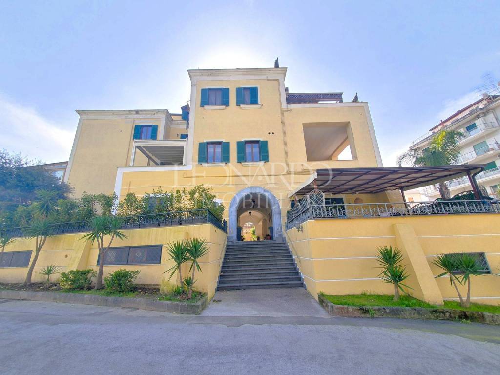 appartamento in vendita a Napoli in zona Capodimonte / Colli Aminei