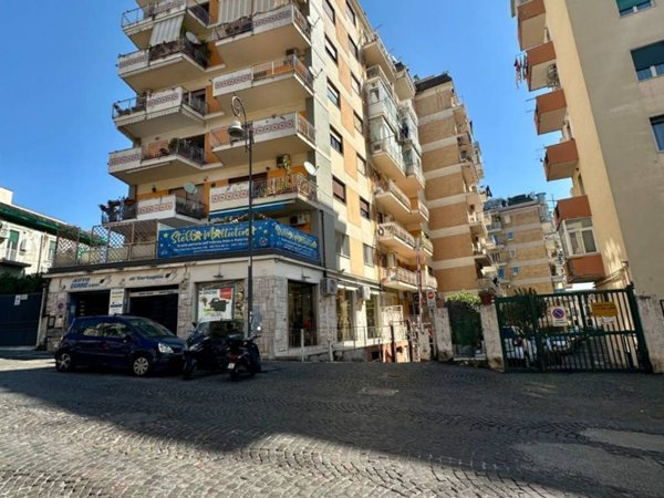 appartamento in vendita a Napoli in zona Arenella
