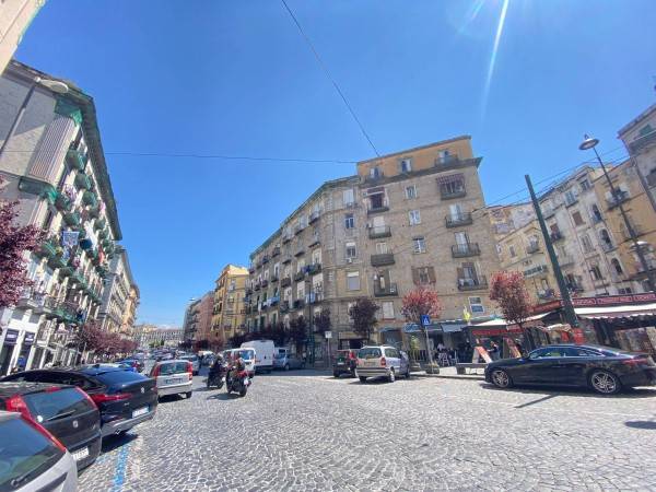 appartamento in vendita a Napoli in zona Pendino / San Giuseppe