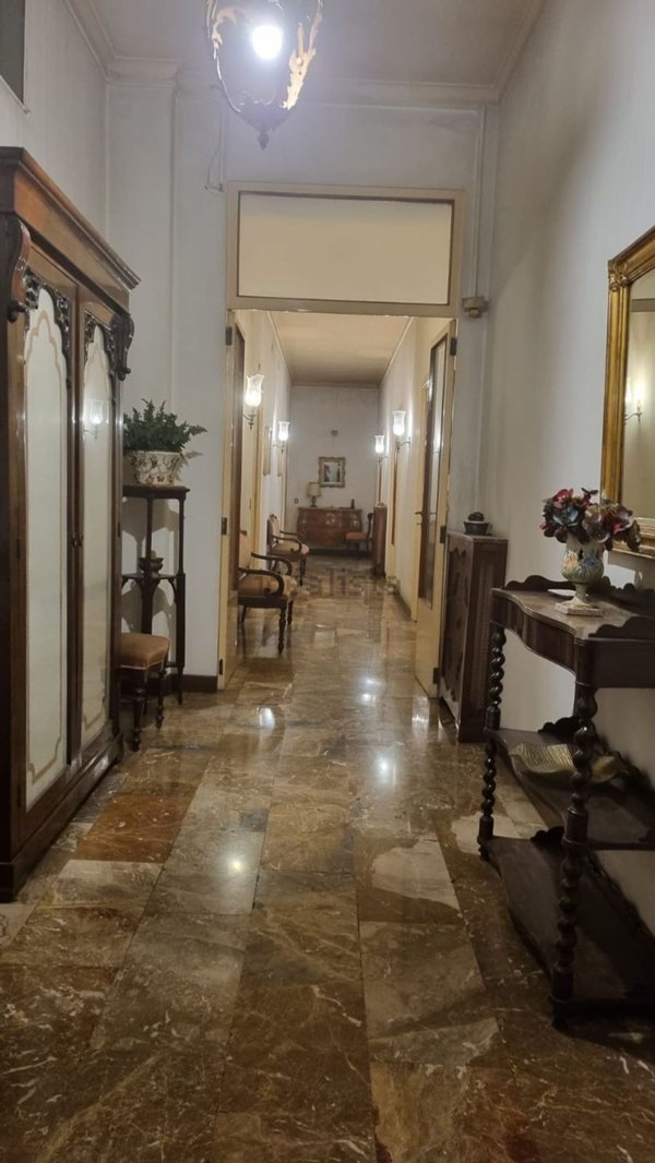 appartamento in vendita a Napoli in zona Montecalvario