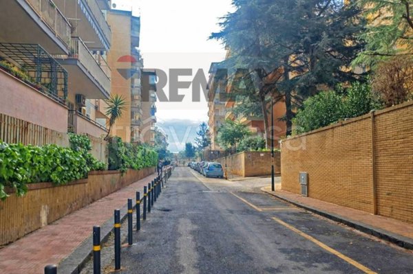 appartamento in vendita a Napoli in zona Capodimonte / Colli Aminei