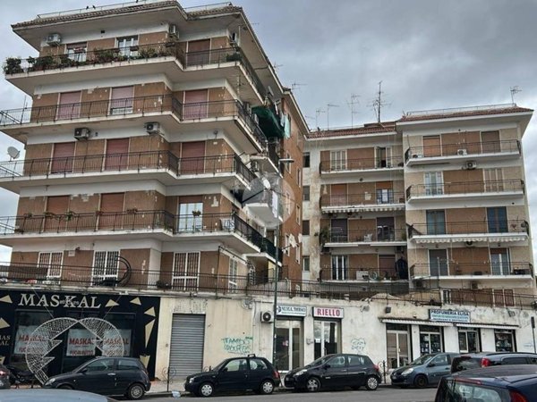 appartamento in vendita a Napoli in zona Barra
