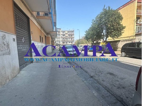 negozio in vendita a Napoli in zona Scampia