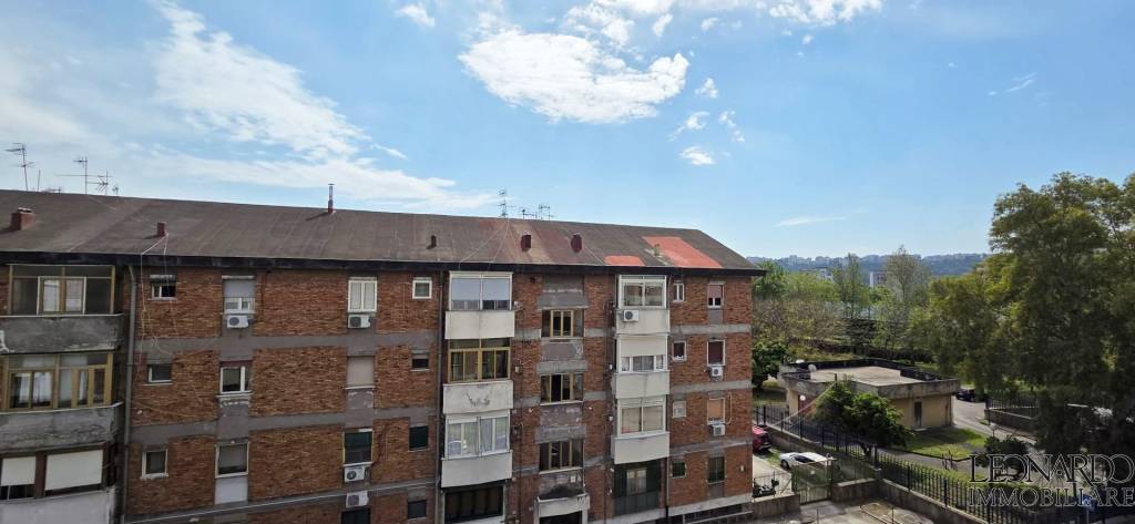 appartamento in vendita a Napoli in zona Fuorigrotta