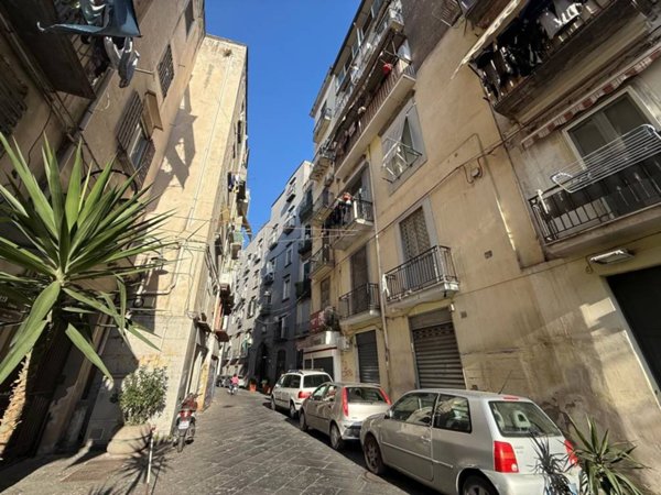appartamento in vendita a Napoli in zona Mercato