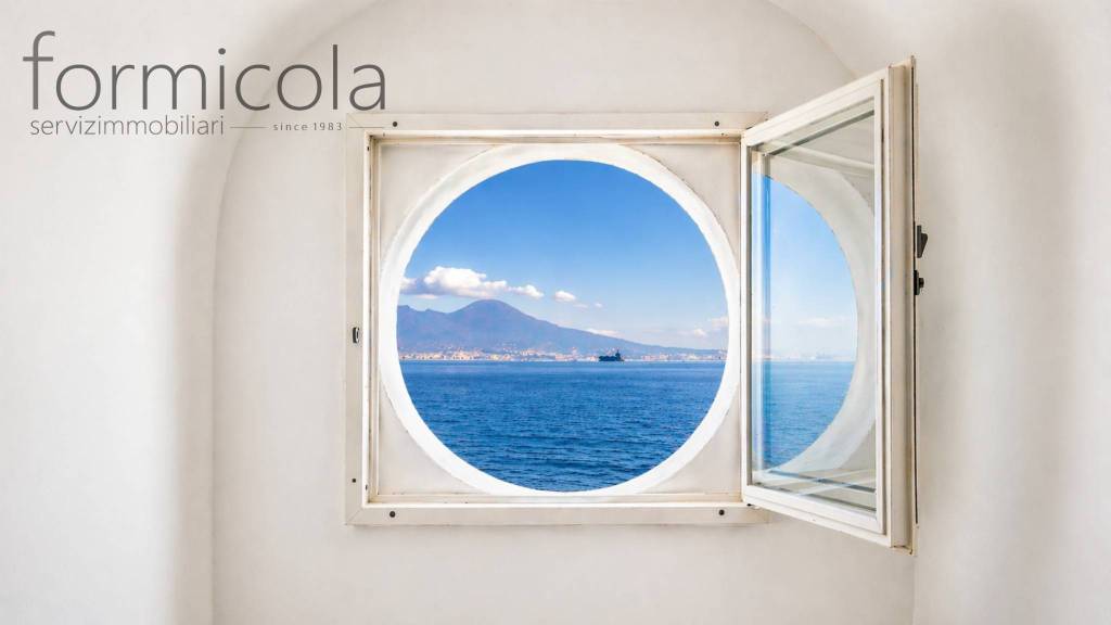 appartamento in vendita a Napoli in zona Posillipo