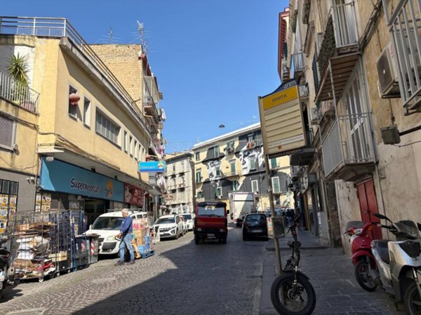 appartamento in vendita a Napoli in zona Stella