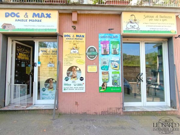 negozio in vendita a Napoli in zona Vomero