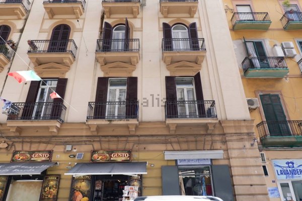 appartamento in vendita a Napoli in zona San Lorenzo