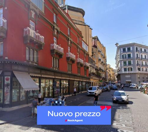 appartamento in vendita a Napoli in zona Stella