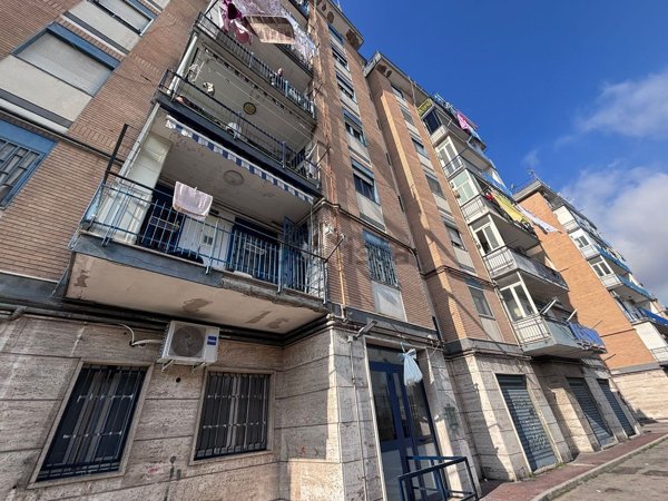 appartamento in vendita a Napoli in zona Zona Industriale-Ferrovia