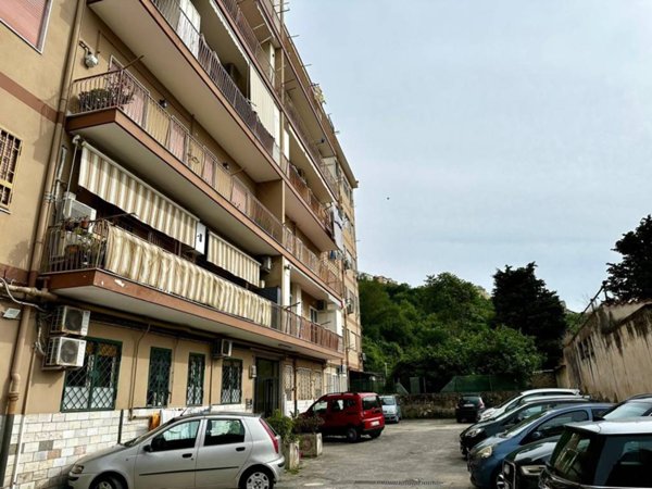 appartamento in vendita a Napoli in zona Fuorigrotta