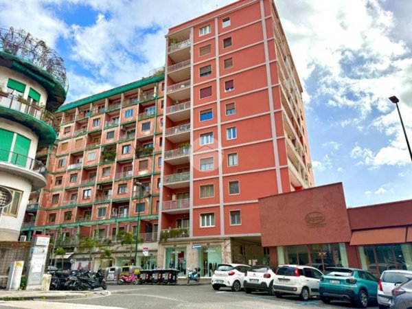 appartamento in vendita a Napoli in zona Chiaia