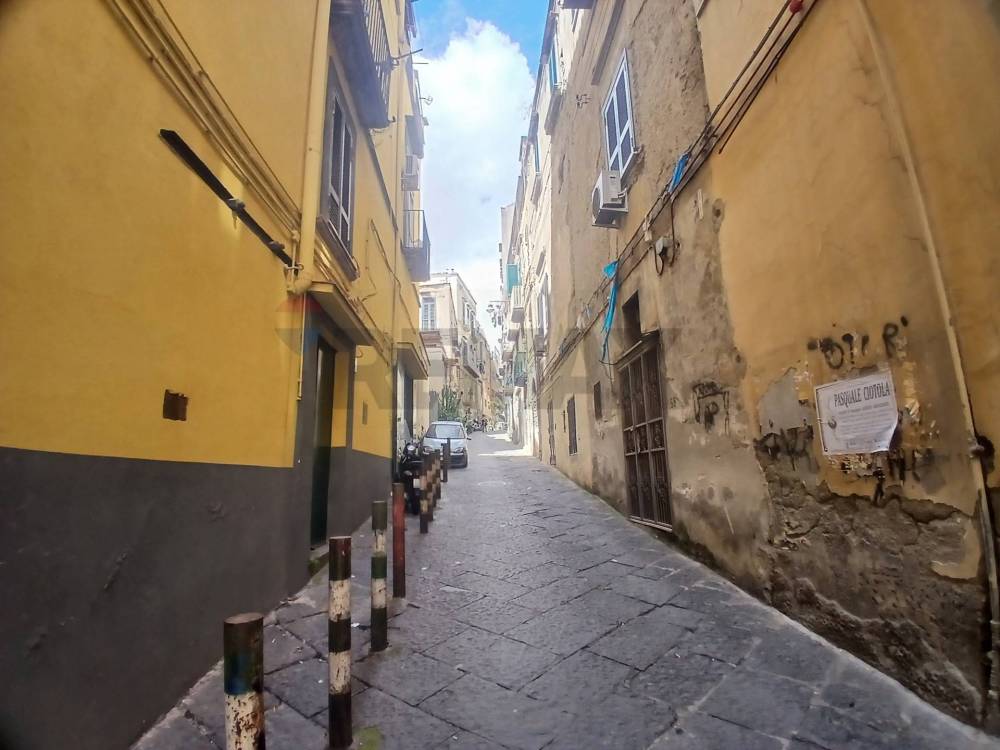 appartamento in vendita a Napoli in zona Avvocata