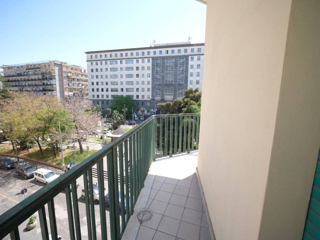 appartamento in vendita a Napoli in zona Stella