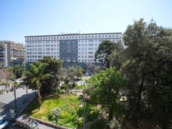appartamento in vendita a Napoli in zona Stella