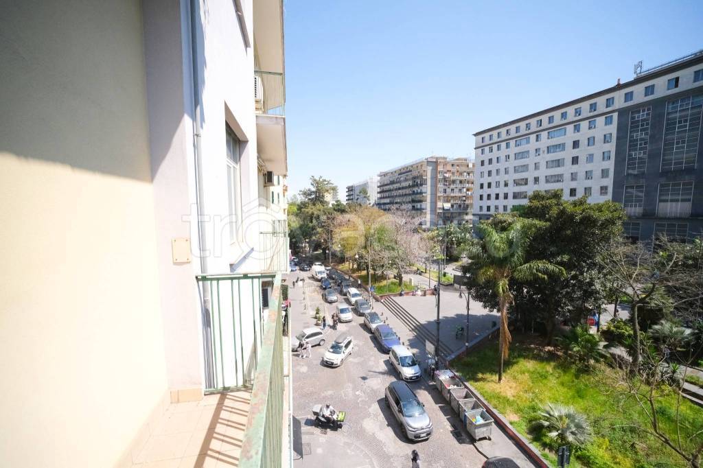 appartamento in vendita a Napoli in zona Stella