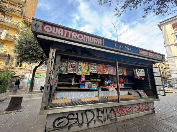 negozio in vendita a Napoli in zona Pendino / San Giuseppe