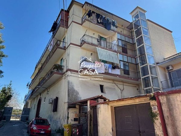 appartamento in vendita a Napoli in zona Barra