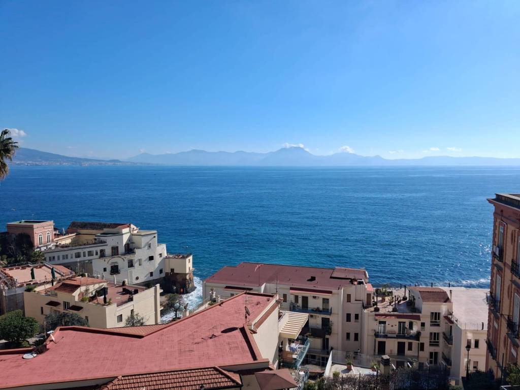 casa indipendente in vendita a Napoli in zona Posillipo