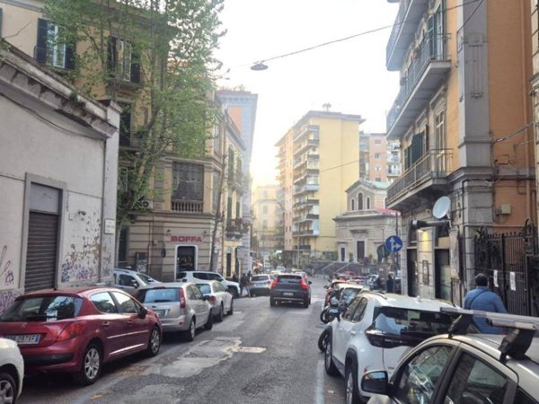negozio in vendita a Napoli in zona Vomero