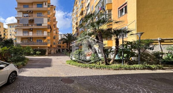 appartamento in vendita a Napoli in zona Bagnoli