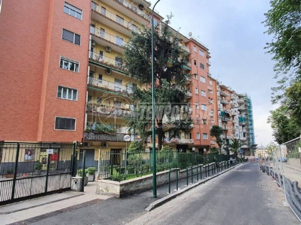 appartamento in vendita a Napoli in zona Fuorigrotta
