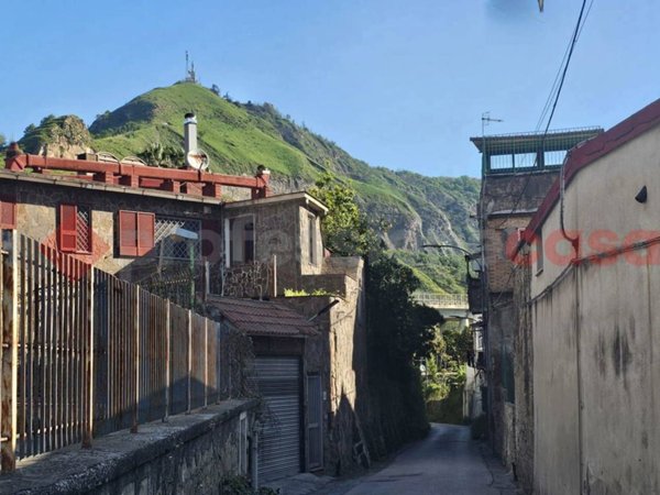 appartamento in vendita a Napoli in zona Soccavo