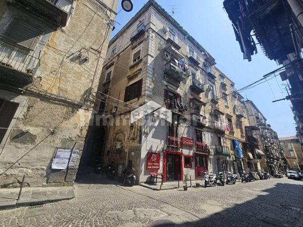 appartamento in vendita a Napoli in zona Stella