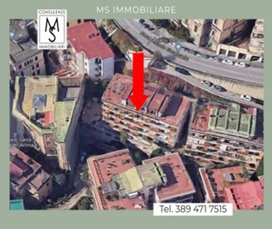 appartamento in vendita a Napoli in zona Chiaia
