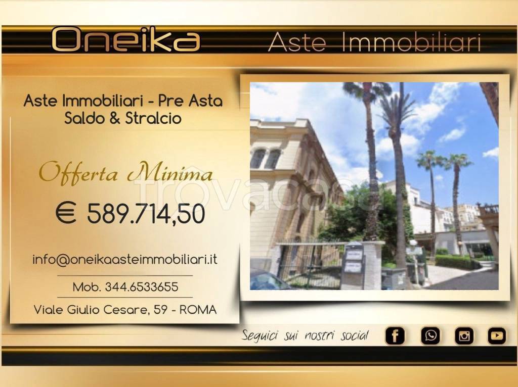 appartamento in vendita a Napoli in zona Chiaia