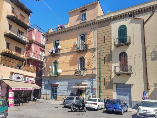 appartamento in vendita a Napoli in zona Bagnoli