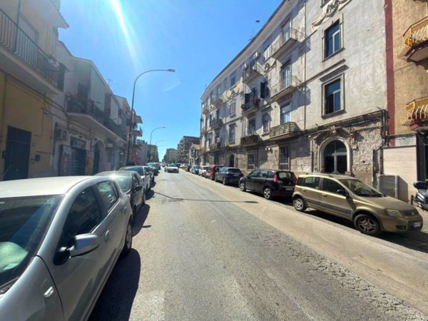 negozio in vendita a Napoli in zona Chiaiano