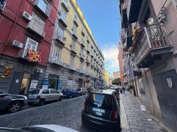 appartamento in vendita a Napoli in zona Stella