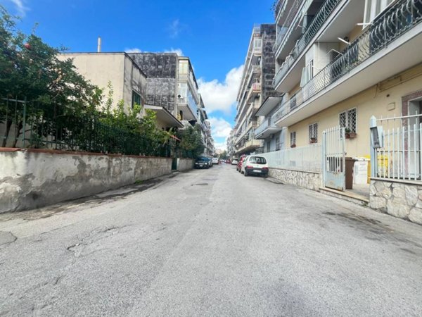 appartamento in vendita a Napoli in zona Pianura