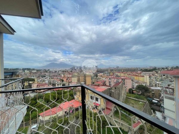 appartamento in vendita a Napoli in zona Stella