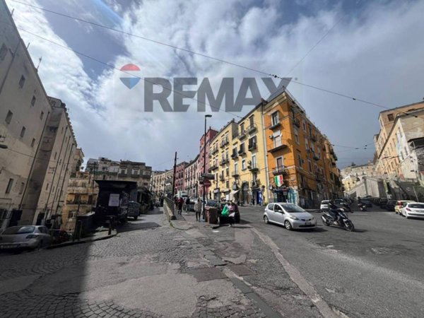 appartamento in vendita a Napoli in zona Avvocata