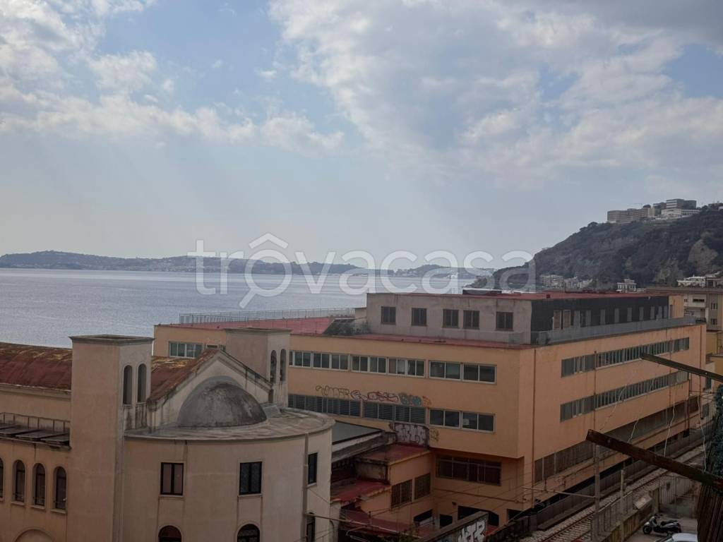 appartamento in vendita a Napoli in zona Bagnoli