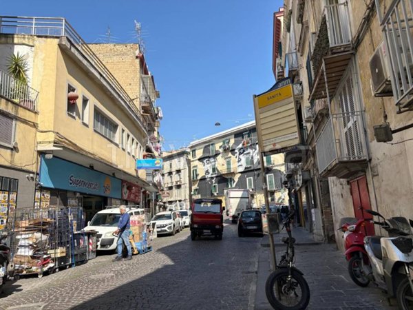 appartamento in vendita a Napoli in zona Stella
