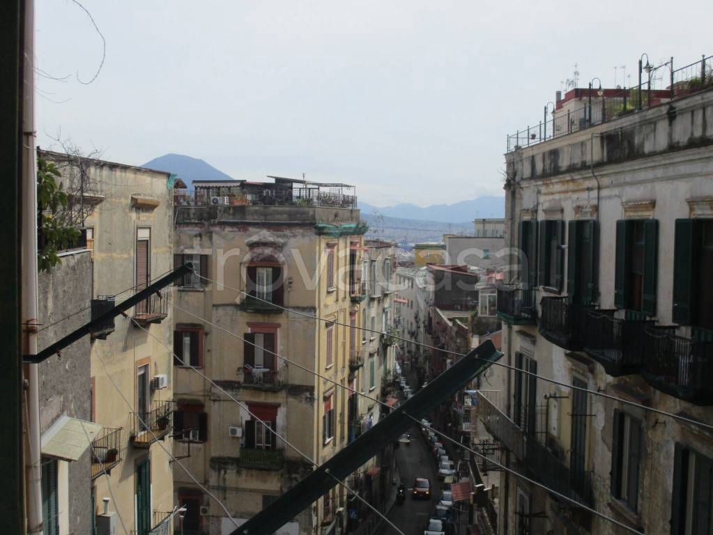 appartamento in vendita a Napoli in zona Stella