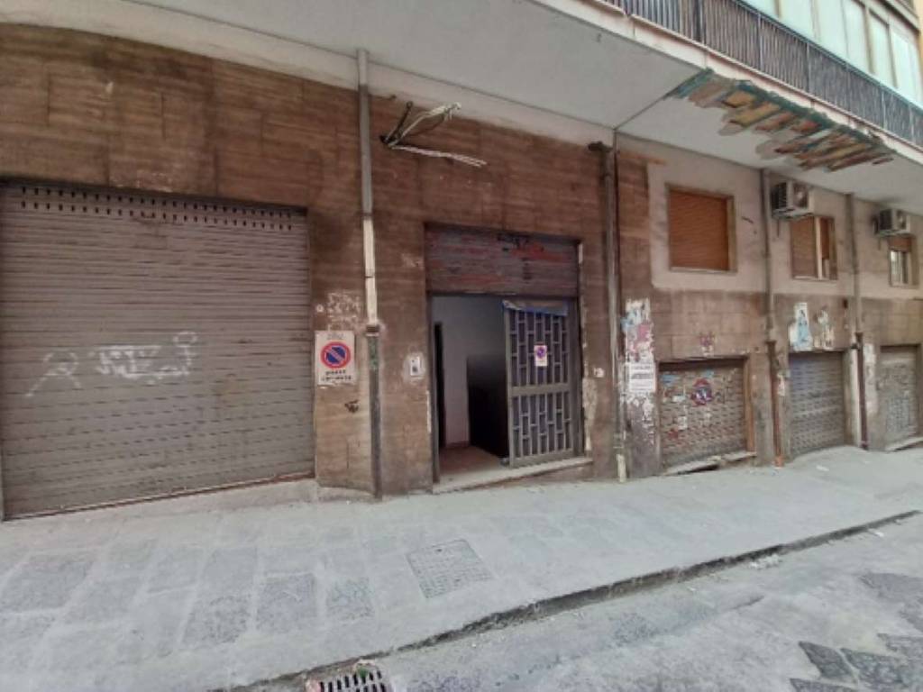 negozio in vendita a Napoli