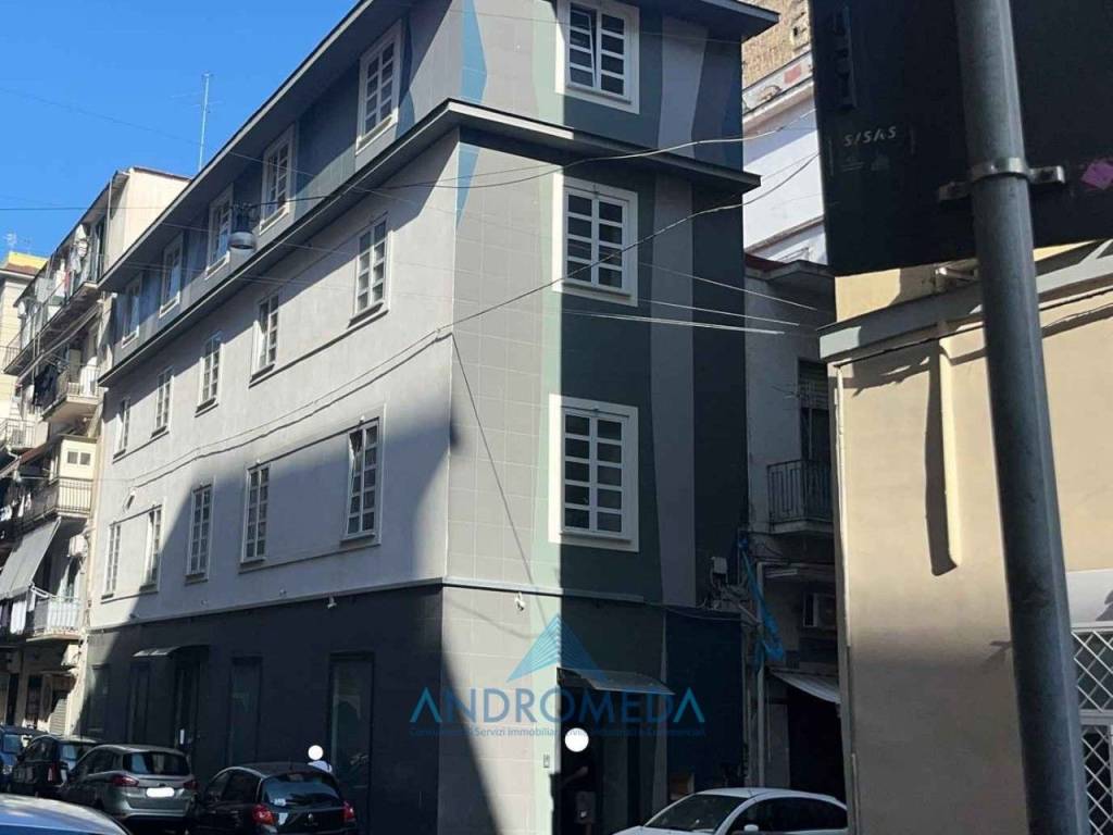 intera palazzina in vendita a Napoli in zona Pendino / San Giuseppe