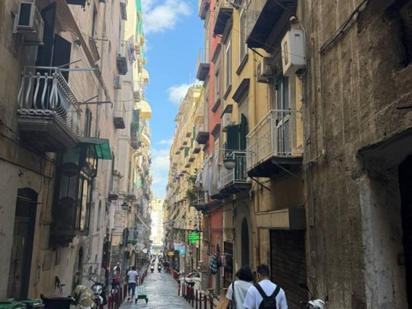 appartamento in vendita a Napoli in zona San Ferdinando