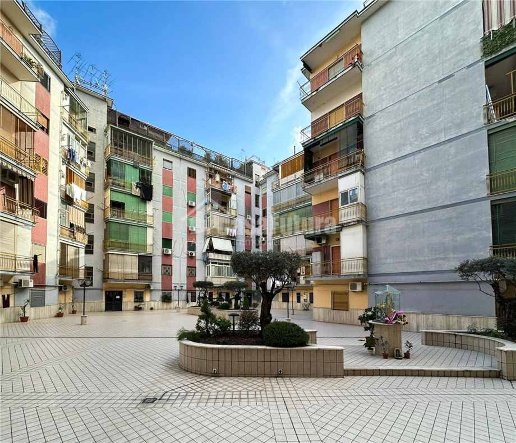 appartamento in vendita a Napoli in zona Secondigliano