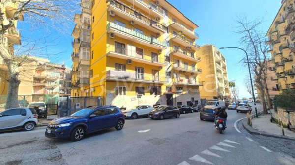 negozio in vendita a Napoli in zona Vomero