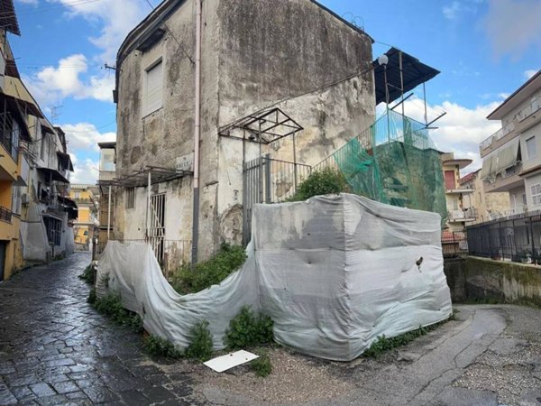 intera palazzina in vendita a Napoli in zona Camaldoli