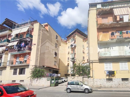 appartamento in vendita a Napoli in zona Secondigliano