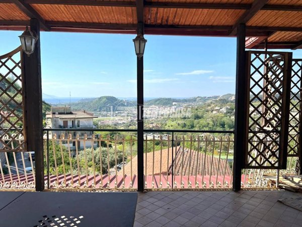 appartamento in vendita a Napoli in zona Pianura