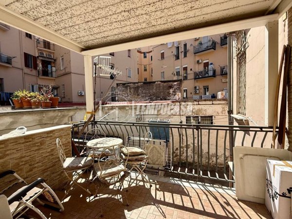 appartamento in vendita a Napoli in zona San Carlo all'Arena