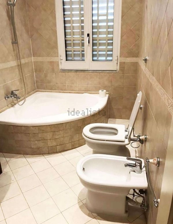 appartamento in vendita a Napoli in zona San Lorenzo